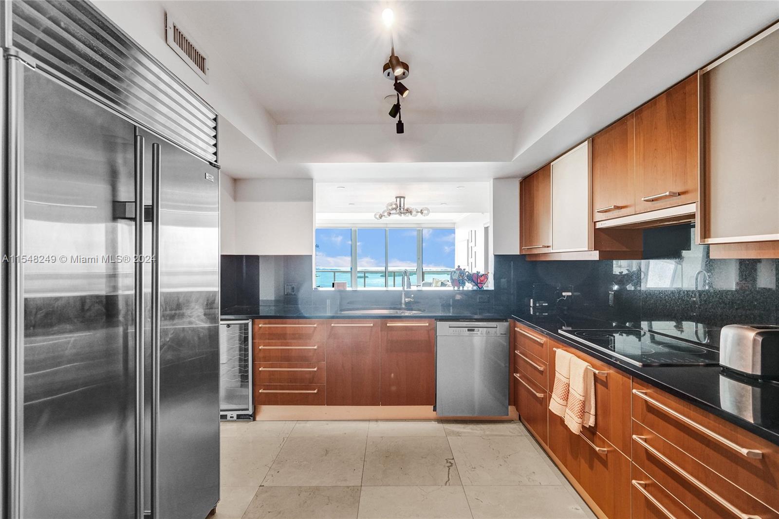 1331 Brickell Bay Dr 4203, Miami, Florida 33131, 2 Bedrooms Bedrooms, ,3 BathroomsBathrooms,Residentiallease,For Rent,1331 Brickell Bay Dr 4203,A11548249