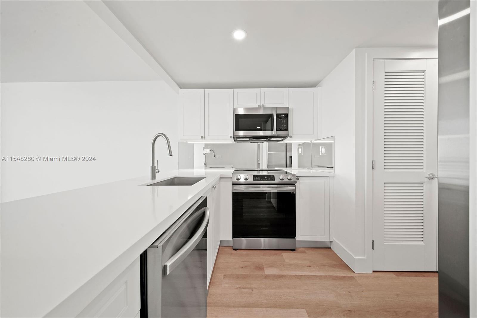 555 NE 34th St 2109, Miami, Florida 33137, 1 Bedroom Bedrooms, ,1 BathroomBathrooms,Residentiallease,For Rent,555 NE 34th St 2109,A11548260