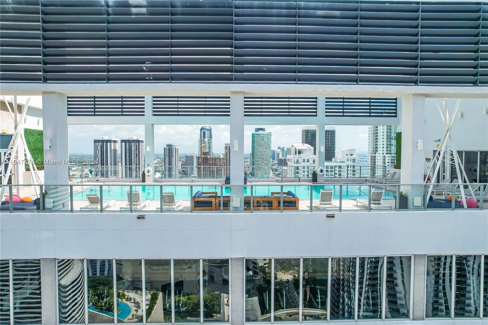 151 SE 1st St 3203, Miami, Florida 33131, 1 Bedroom Bedrooms, ,1 BathroomBathrooms,Residential,For Sale,151 SE 1st St 3203,A11547476