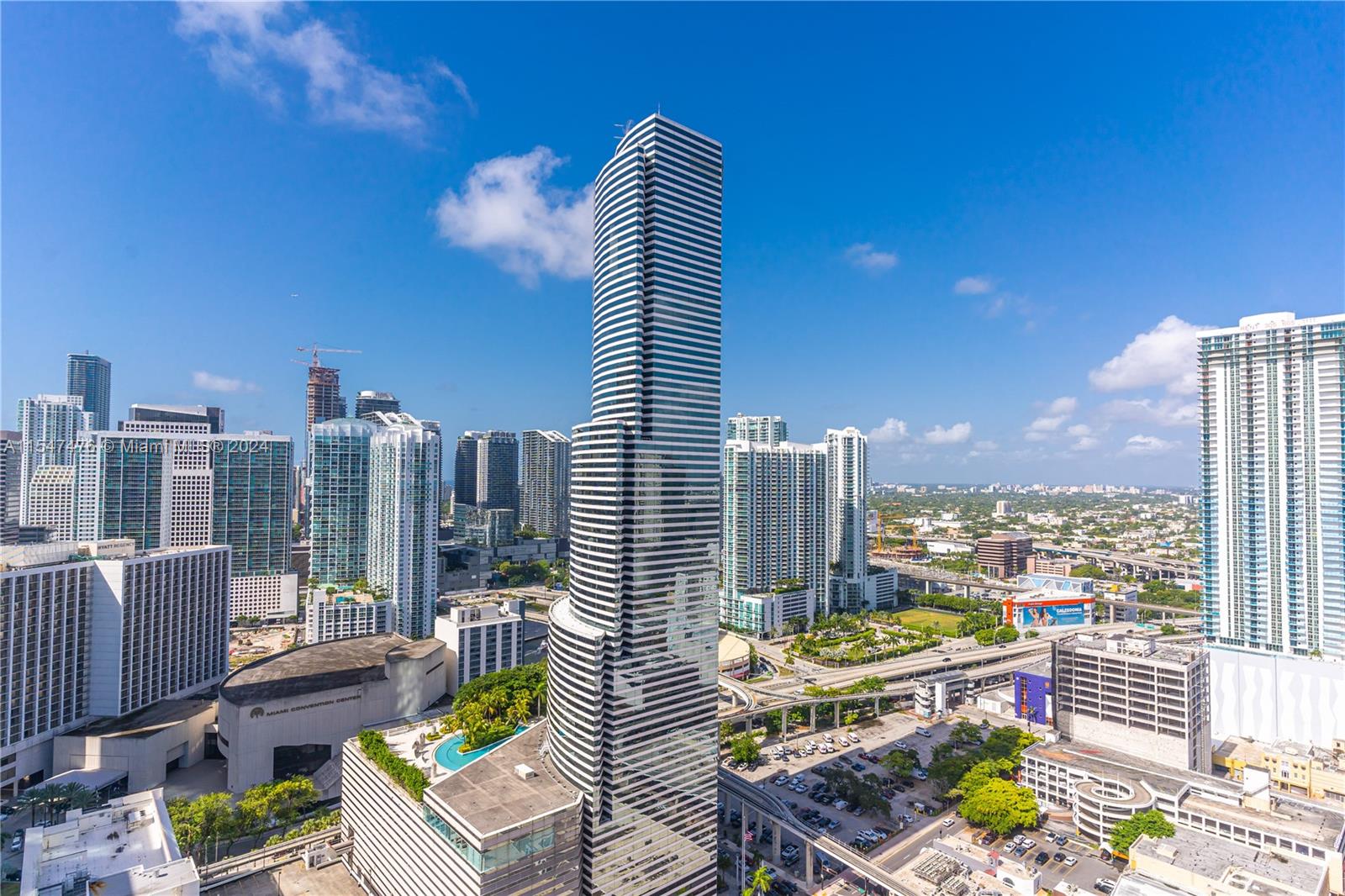 151 1st St, Miami, FL, 33131 United States, 1 Bedroom Bedrooms, ,1 BathroomBathrooms,Residential,For Sale,1st St,A11547476