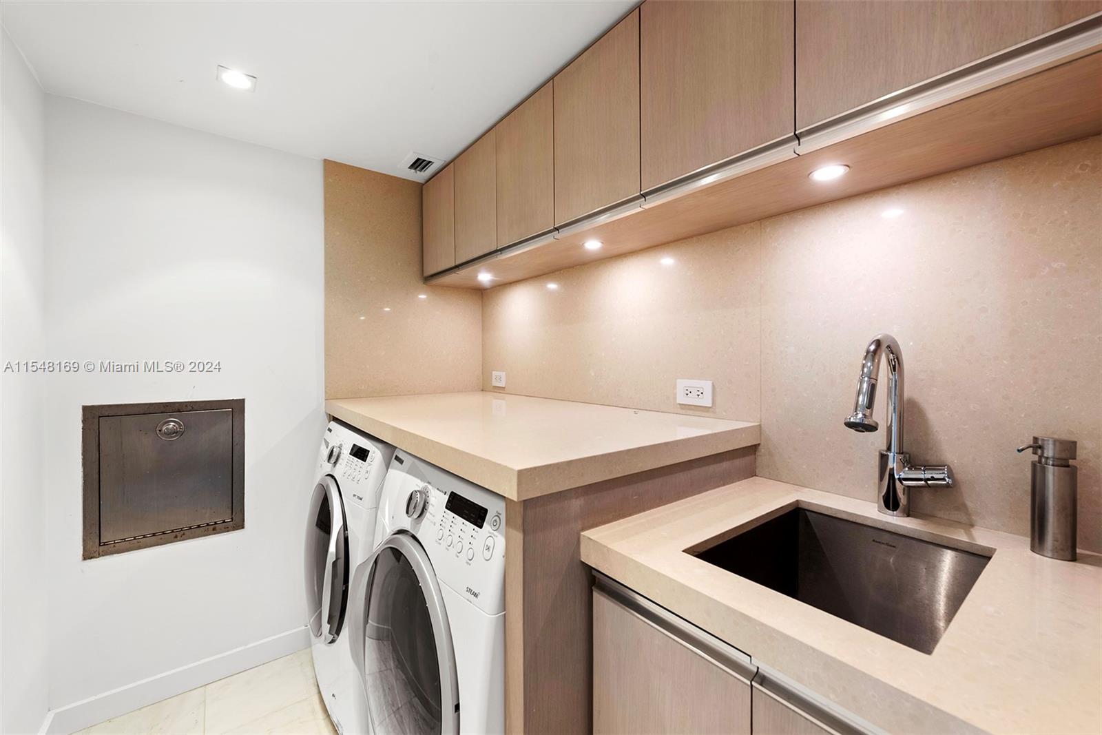 5660 Collins Ave 14D, Miami Beach, Florida 33140, 2 Bedrooms Bedrooms, ,2 BathroomsBathrooms,Residential,For Sale,5660 Collins Ave 14D,A11548169