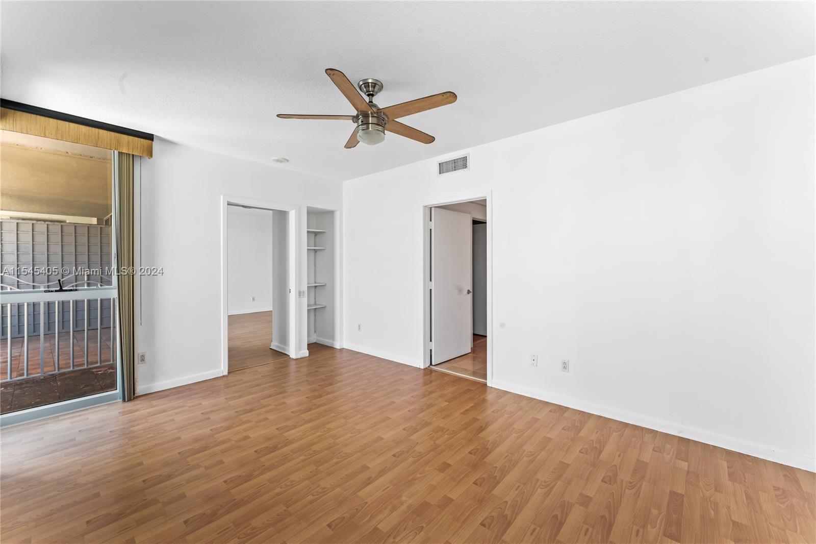 1500 Ocean Dr 410, Miami Beach, Florida 33139, 1 Bedroom Bedrooms, ,1 BathroomBathrooms,Residential,For Sale,1500 Ocean Dr 410,A11545405