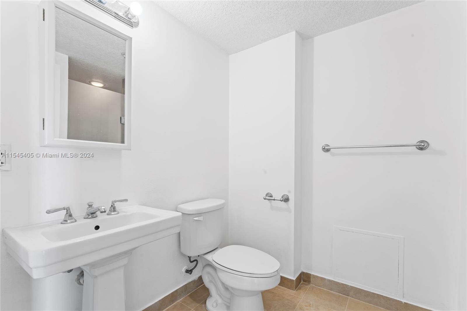 1500 Ocean Dr 410, Miami Beach, Florida 33139, 1 Bedroom Bedrooms, ,1 BathroomBathrooms,Residential,For Sale,1500 Ocean Dr 410,A11545405