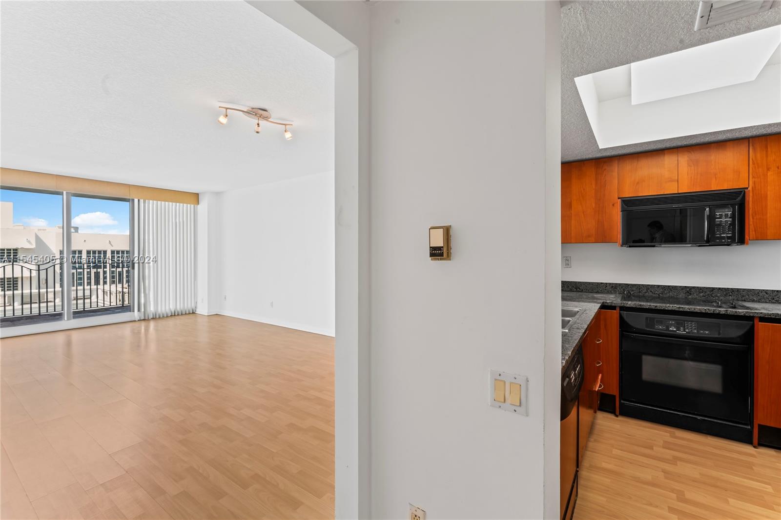 1500 Ocean Dr 410, Miami Beach, Florida 33139, 1 Bedroom Bedrooms, ,1 BathroomBathrooms,Residential,For Sale,1500 Ocean Dr 410,A11545405