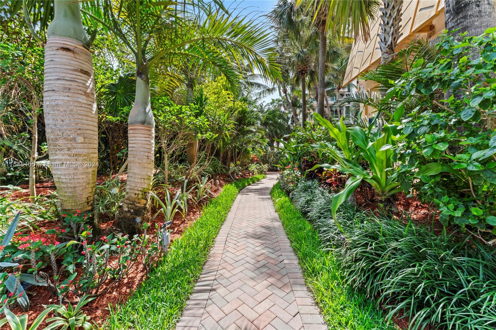 1500 Ocean Dr 410, Miami Beach, Florida 33139, 1 Bedroom Bedrooms, ,1 BathroomBathrooms,Residential,For Sale,1500 Ocean Dr 410,A11545405