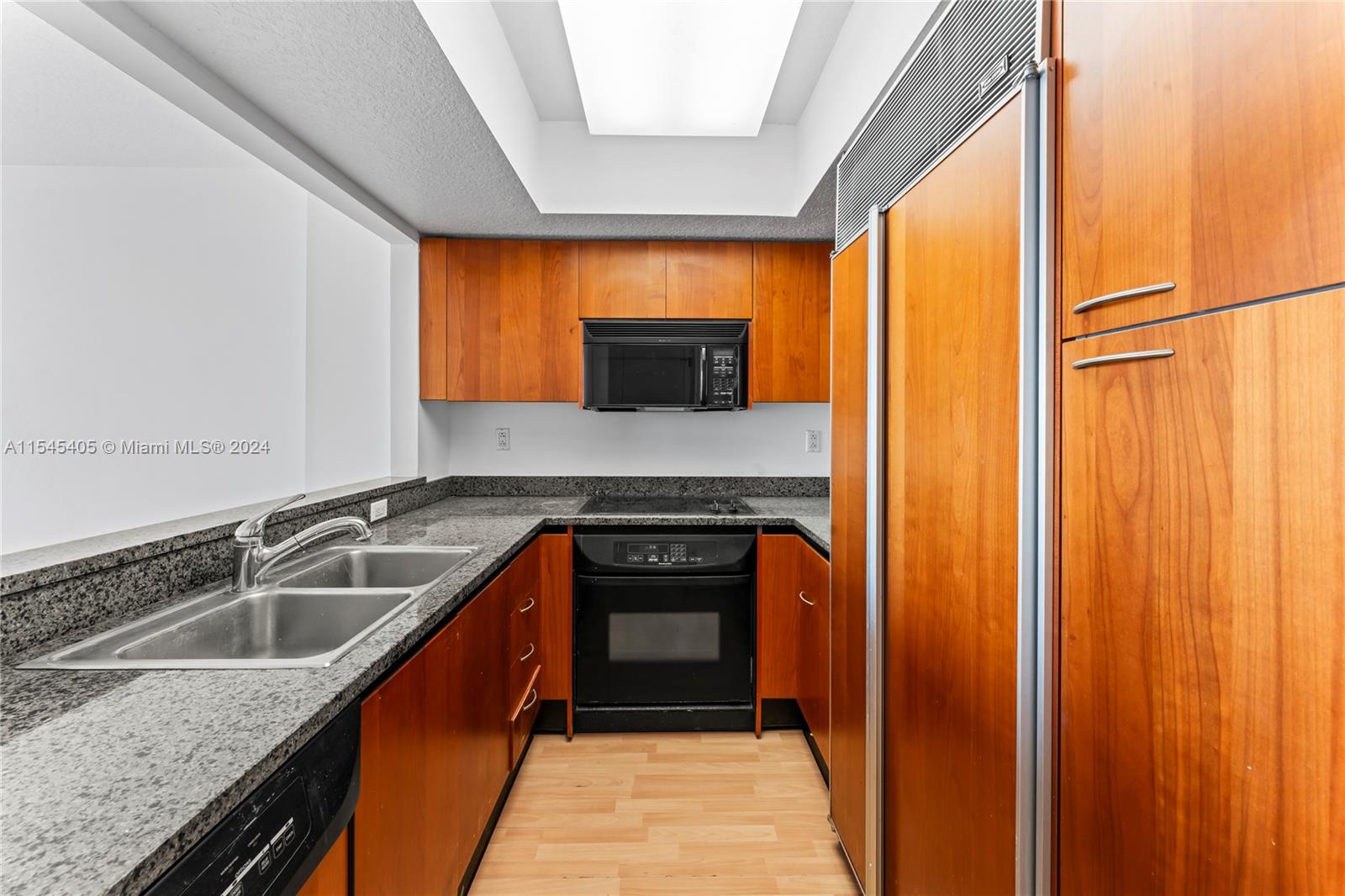 1500 Ocean Dr 410, Miami Beach, Florida 33139, 1 Bedroom Bedrooms, ,1 BathroomBathrooms,Residential,For Sale,1500 Ocean Dr 410,A11545405