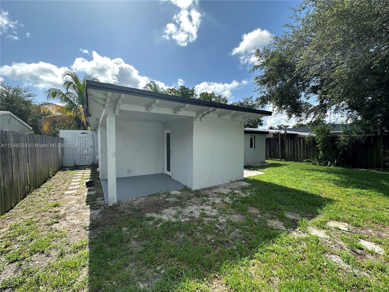 417 14th Way, Fort Lauderdale, FL, 33311 United States, 2 Bedrooms Bedrooms, ,2 BathroomsBathrooms,Residential,For Sale,14th Way,A11548293