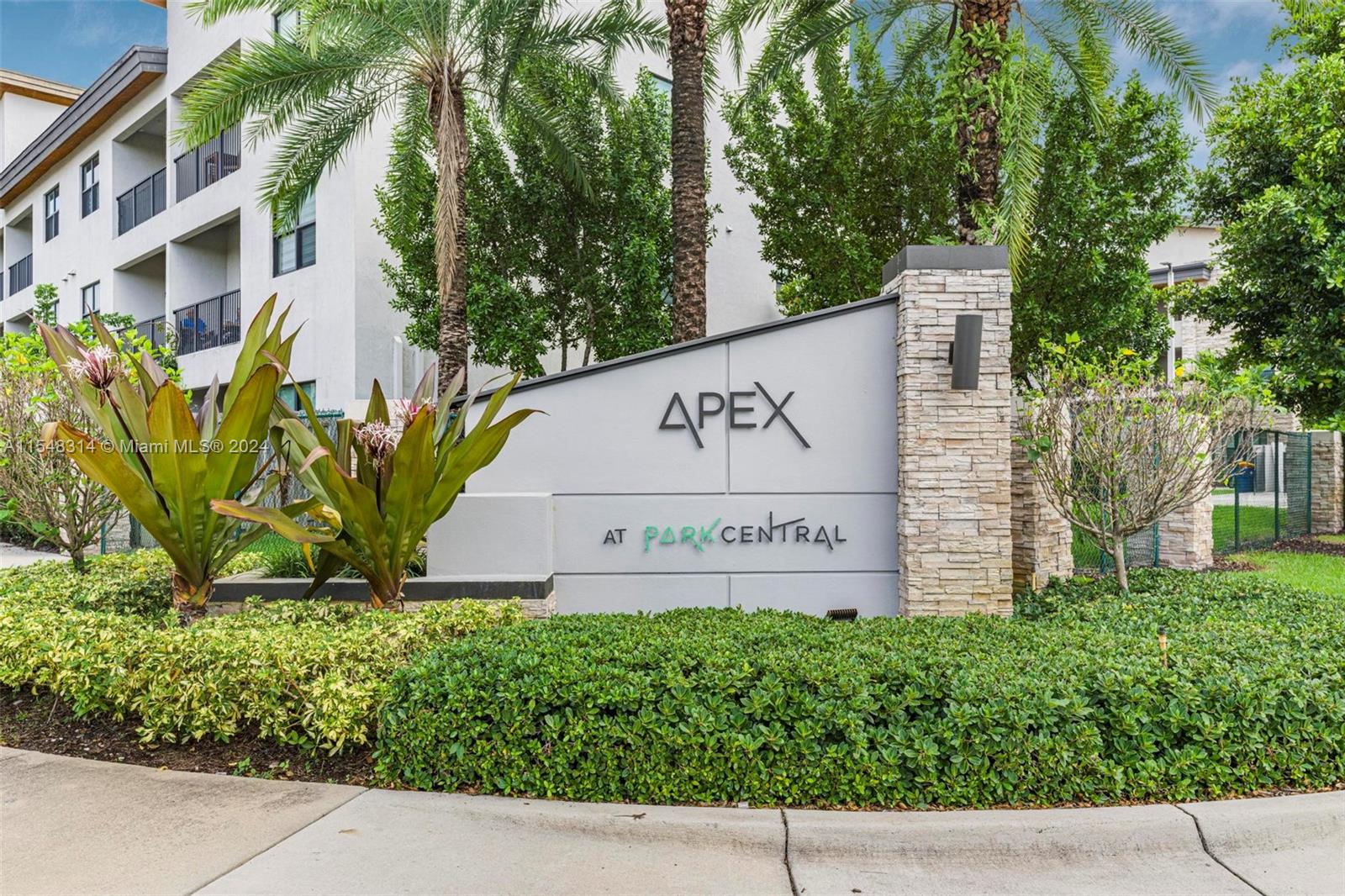 7865 NW 104th Ave 33, Doral, Florida 33178, 2 Bedrooms Bedrooms, ,2 BathroomsBathrooms,Residential,For Sale,7865 NW 104th Ave 33,A11548314