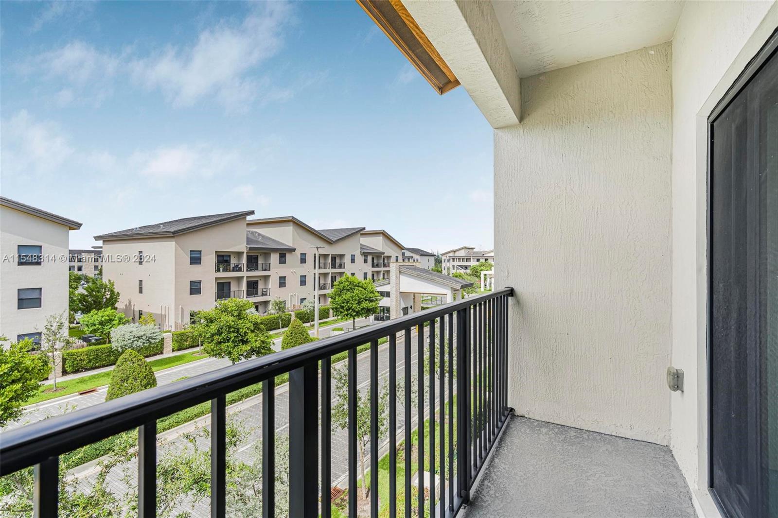 7865 NW 104th Ave 33, Doral, Florida 33178, 2 Bedrooms Bedrooms, ,2 BathroomsBathrooms,Residential,For Sale,7865 NW 104th Ave 33,A11548314