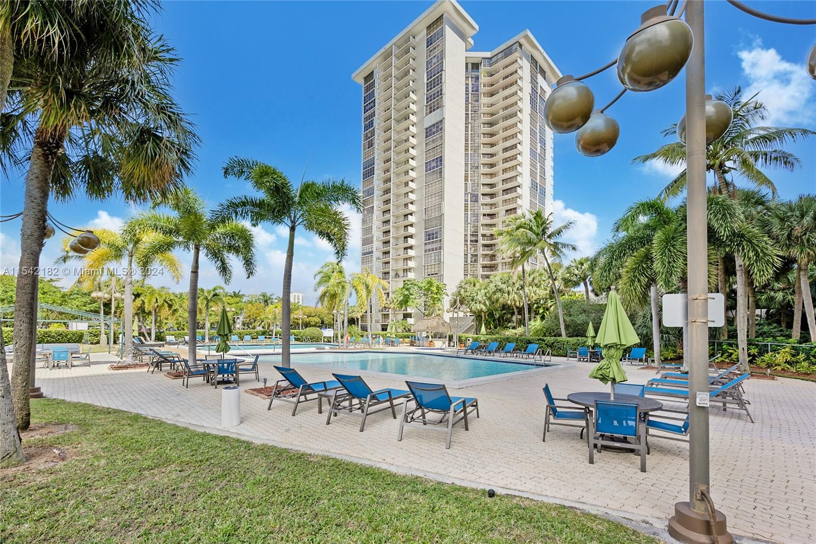 18151 31st Ct, Aventura, FL, 33160 United States, 2 Bedrooms Bedrooms, ,2 BathroomsBathrooms,Residential,For Sale,31st Ct,A11542182