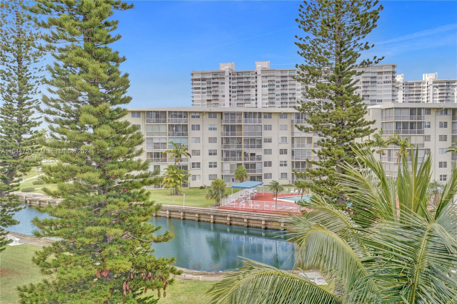 2905 Point East Dr, Aventura, FL, 33160 United States, 2 Bedrooms Bedrooms, ,2 BathroomsBathrooms,Residential,For Sale,Point East Dr,A11544753