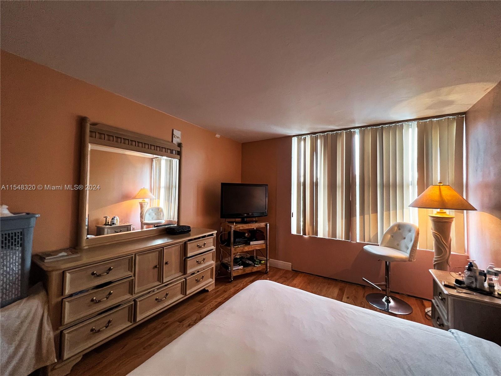 2899 Collins Ave 405, Miami Beach, Florida 33140, 1 Bedroom Bedrooms, 1 Room Rooms,1 BathroomBathrooms,Residential,For Sale,2899 Collins Ave 405,A11548320