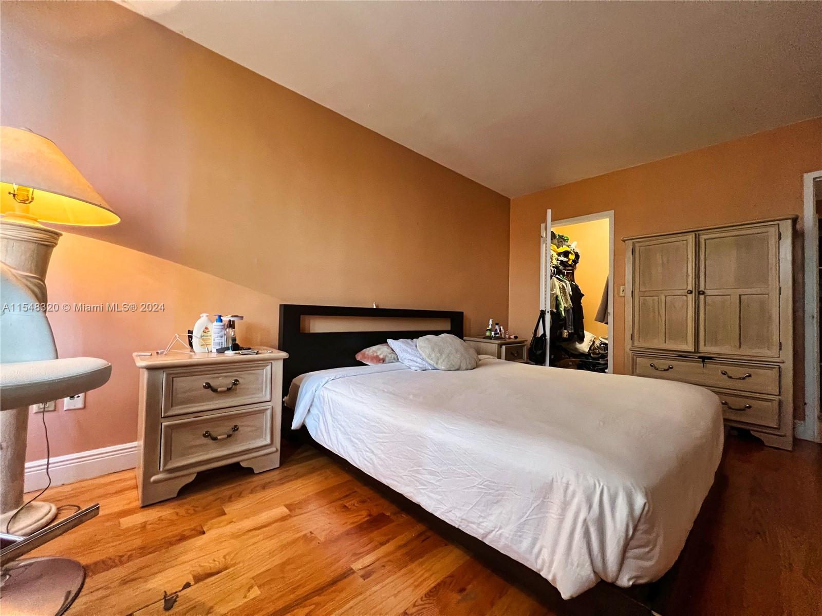 2899 Collins Ave 405, Miami Beach, Florida 33140, 1 Bedroom Bedrooms, 1 Room Rooms,1 BathroomBathrooms,Residential,For Sale,2899 Collins Ave 405,A11548320