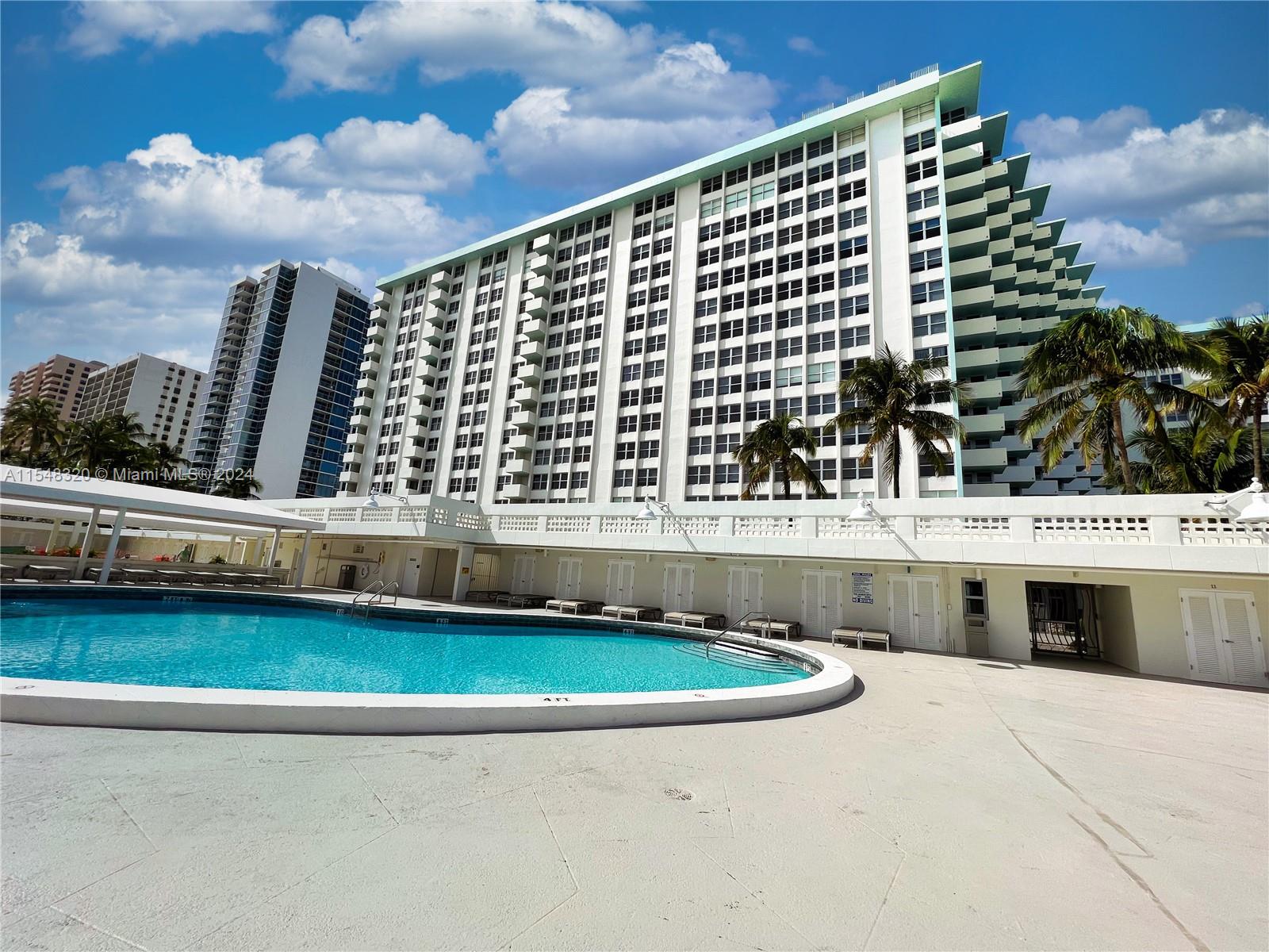 2899 Collins Ave 405, Miami Beach, Florida 33140, 1 Bedroom Bedrooms, 1 Room Rooms,1 BathroomBathrooms,Residential,For Sale,2899 Collins Ave 405,A11548320