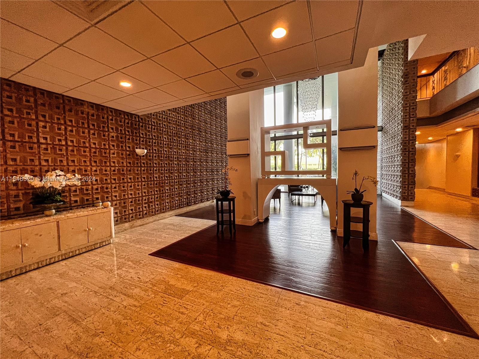 2899 Collins Ave 405, Miami Beach, Florida 33140, 1 Bedroom Bedrooms, 1 Room Rooms,1 BathroomBathrooms,Residential,For Sale,2899 Collins Ave 405,A11548320