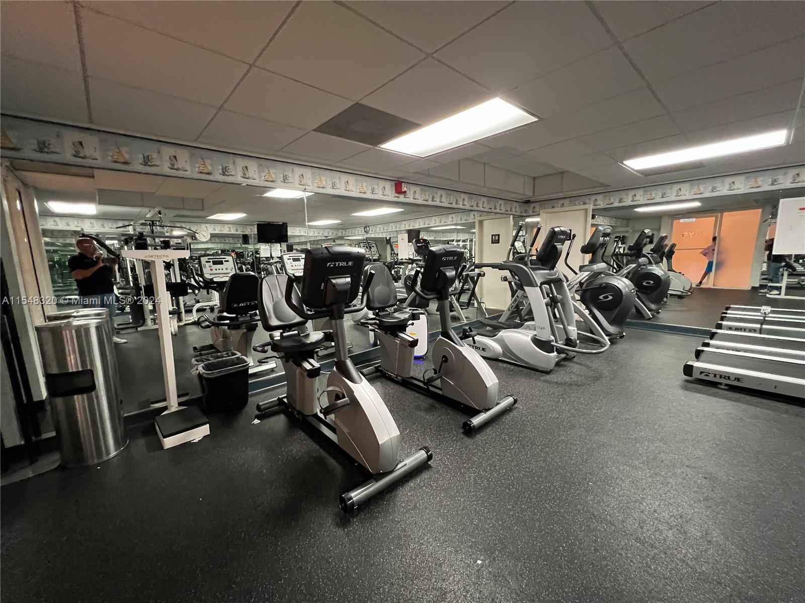 2899 Collins Ave 405, Miami Beach, Florida 33140, 1 Bedroom Bedrooms, 1 Room Rooms,1 BathroomBathrooms,Residential,For Sale,2899 Collins Ave 405,A11548320