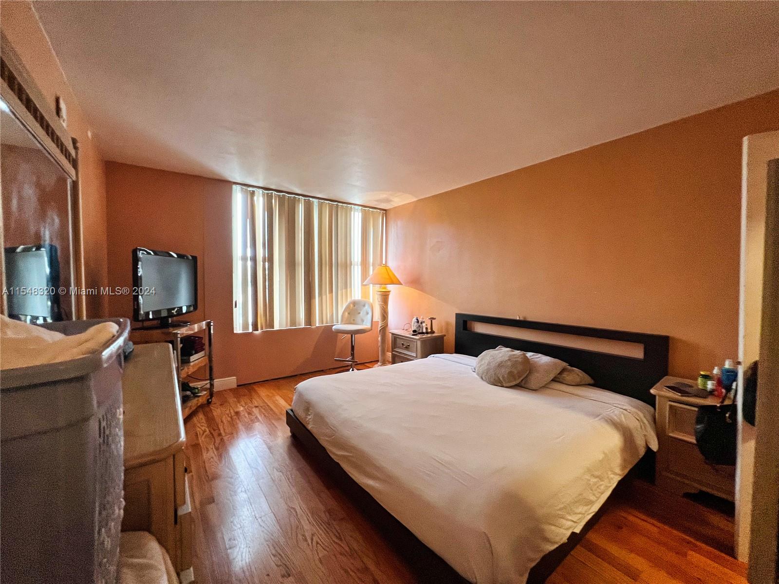 2899 Collins Ave 405, Miami Beach, Florida 33140, 1 Bedroom Bedrooms, 1 Room Rooms,1 BathroomBathrooms,Residential,For Sale,2899 Collins Ave 405,A11548320