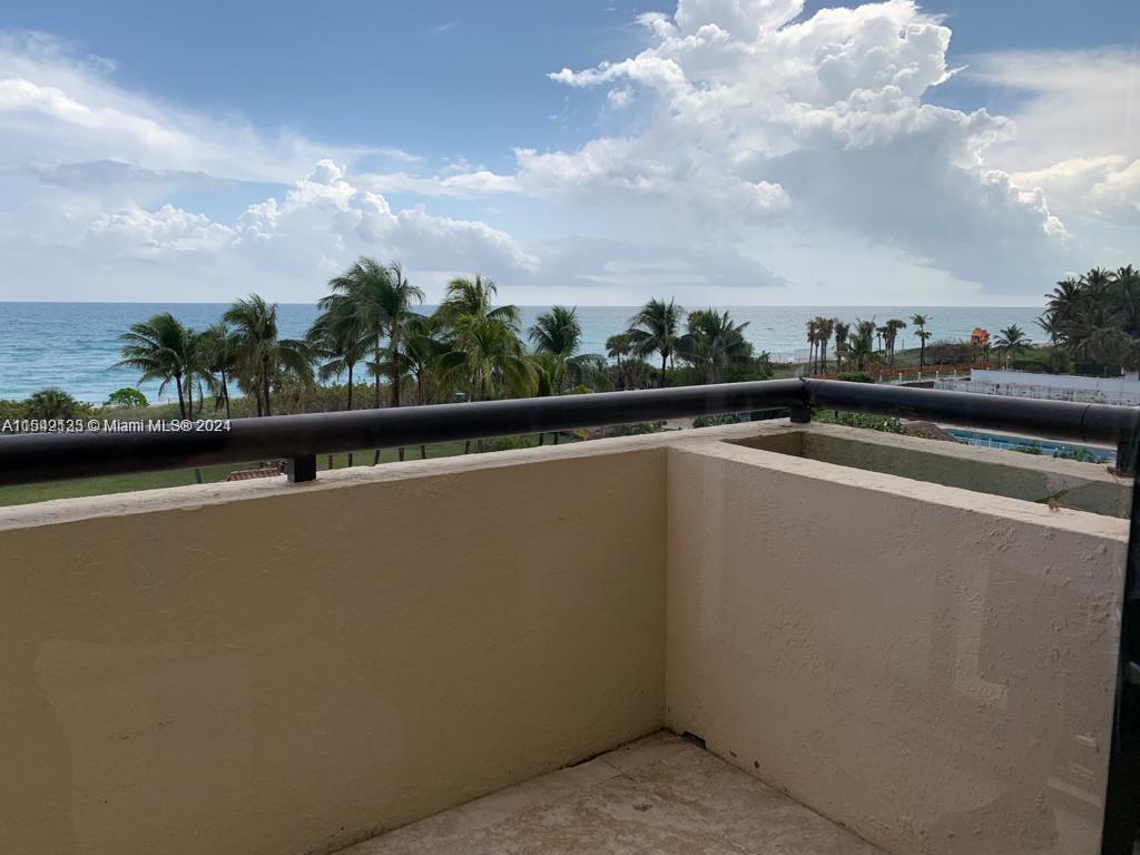 2555 Collins Ave, Miami Beach, FL, 33140 United States, 2 Bedrooms Bedrooms, ,2 BathroomsBathrooms,Residential,For Sale,Collins Ave,A11542133