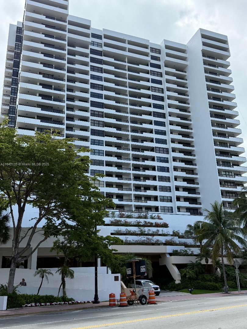 2555 Collins Ave 506, Miami Beach, Florida 33140, 2 Bedrooms Bedrooms, ,2 BathroomsBathrooms,Residential,For Sale,2555 Collins Ave 506,A11542133