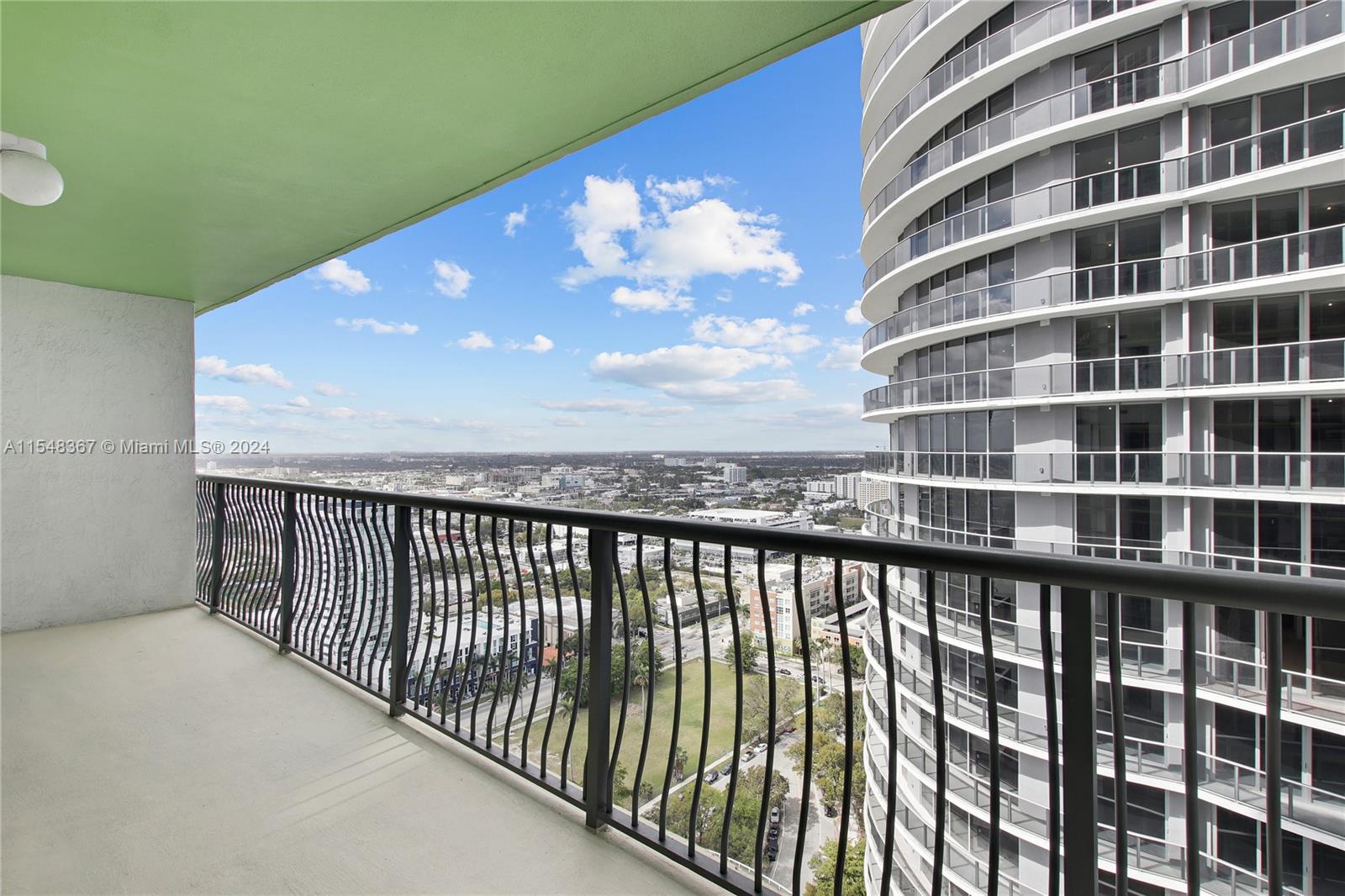 1756 N Bayshore Dr 20L, Miami, Florida 33132, 1 Bedroom Bedrooms, ,1 BathroomBathrooms,Residentiallease,For Rent,1756 N Bayshore Dr 20L,A11548367
