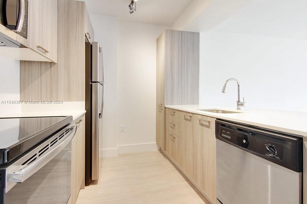 1756 N Bayshore Dr 20L, Miami, Florida 33132, 1 Bedroom Bedrooms, ,1 BathroomBathrooms,Residentiallease,For Rent,1756 N Bayshore Dr 20L,A11548367
