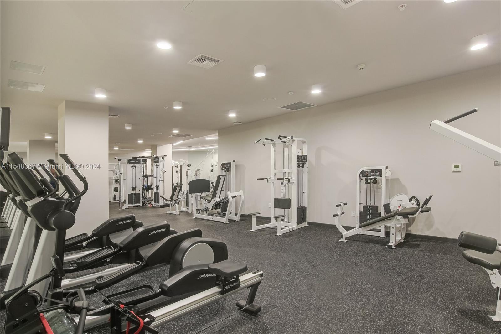 1756 N Bayshore Dr 20L, Miami, Florida 33132, 1 Bedroom Bedrooms, ,1 BathroomBathrooms,Residentiallease,For Rent,1756 N Bayshore Dr 20L,A11548367