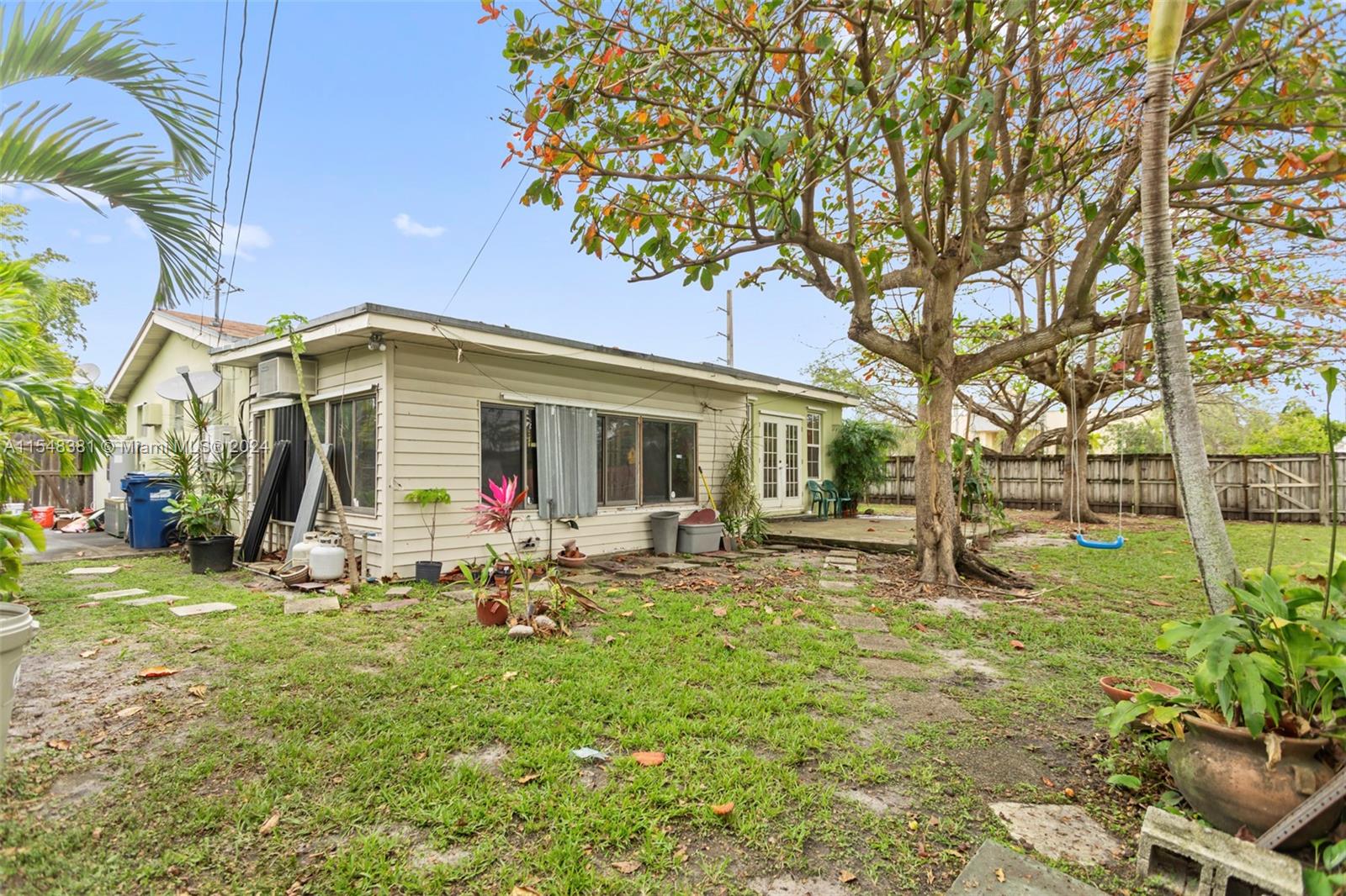 2560 207th Ter, Miami, FL, 33180 United States, 3 Bedrooms Bedrooms, ,2 BathroomsBathrooms,Residential,For Sale,207th Ter,A11548381