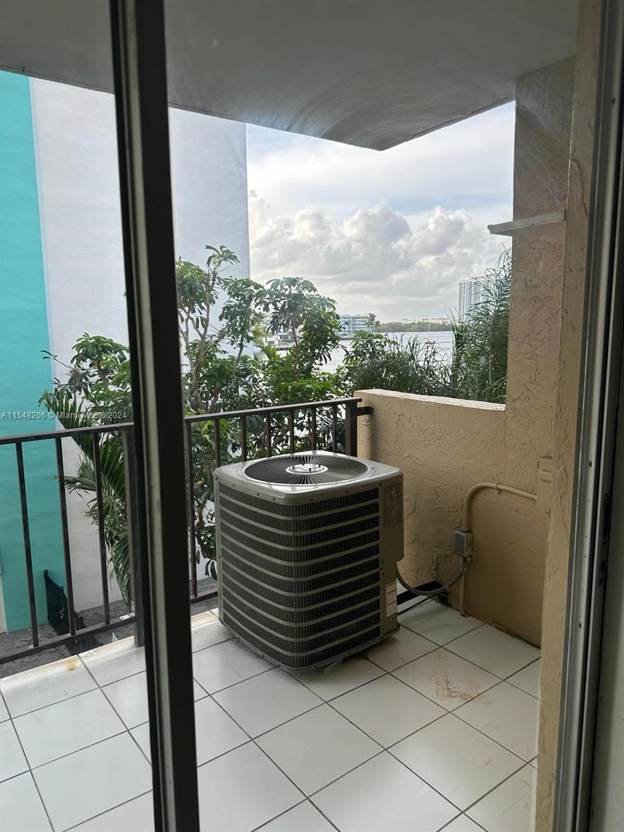 2903 Miami Beach Blvd, North Miami Beach, FL, 33160 United States, 2 Bedrooms Bedrooms, ,2 BathroomsBathrooms,Residential,For Sale,Miami Beach Blvd,A11548206