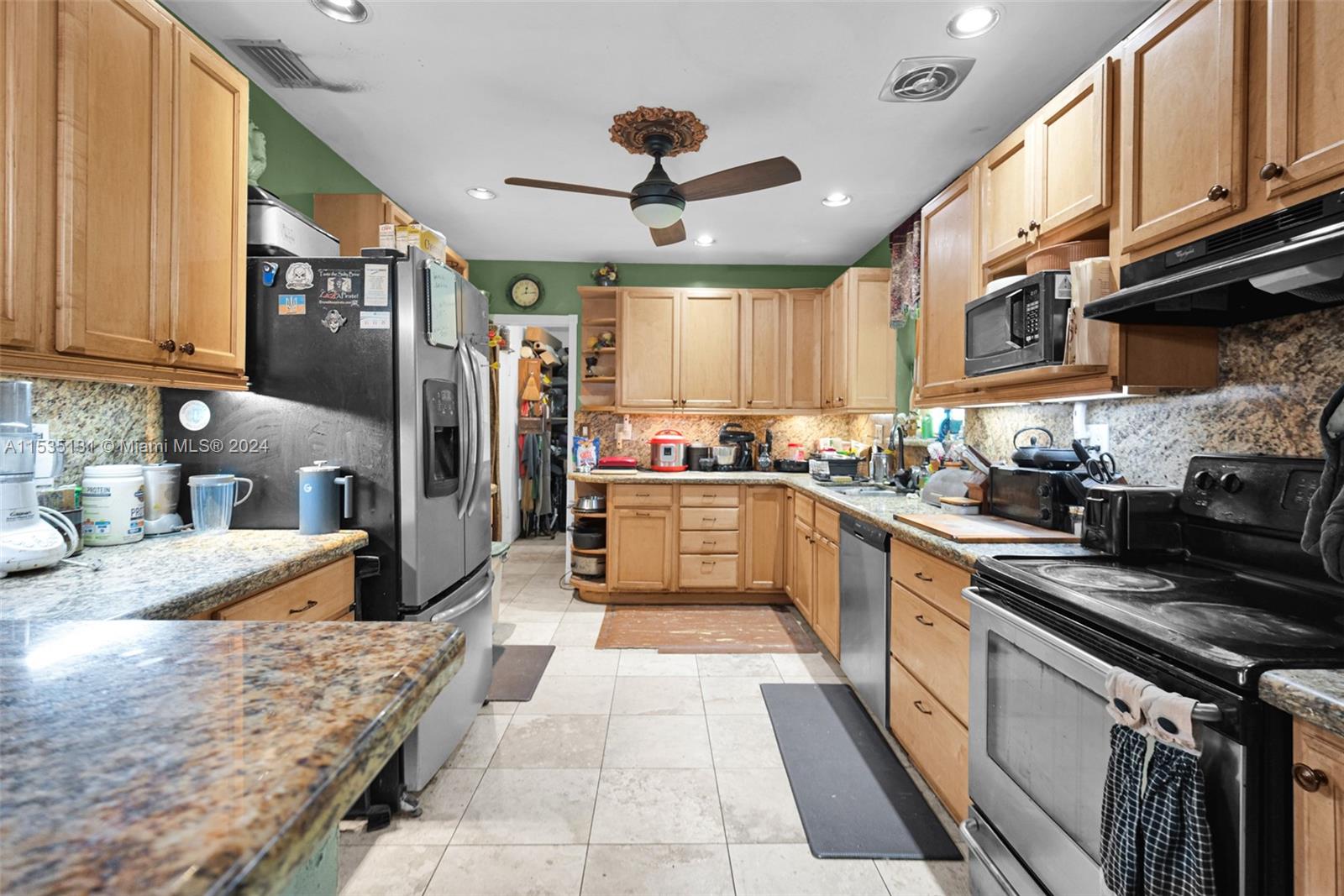 Listing Photo 8