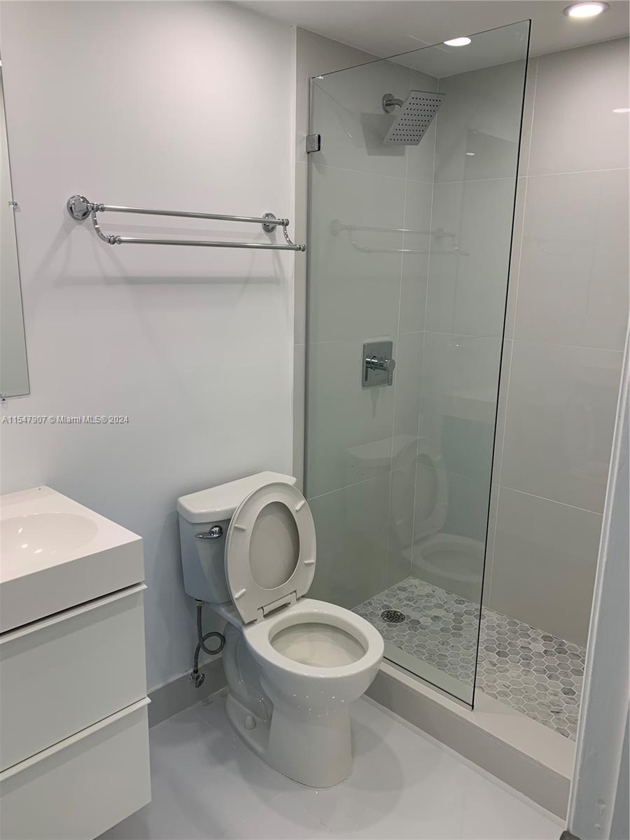 5445 Collins Ave, Miami Beach, FL, 33140 United States, ,1 BathroomBathrooms,Residential,For Sale,Collins Ave,A11547907