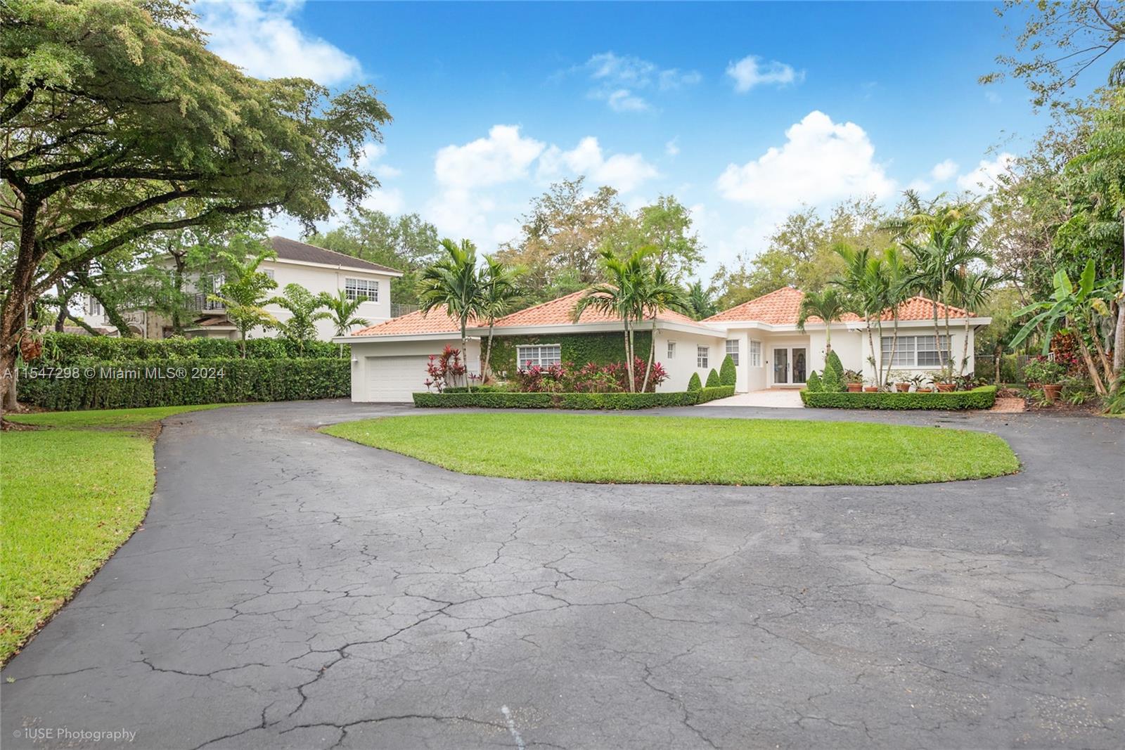 5320 Kendall Dr, Coral Gables, FL, 33156 United States, 5 Bedrooms Bedrooms, ,3 BathroomsBathrooms,Residential,For Sale,Kendall Dr,A11547298