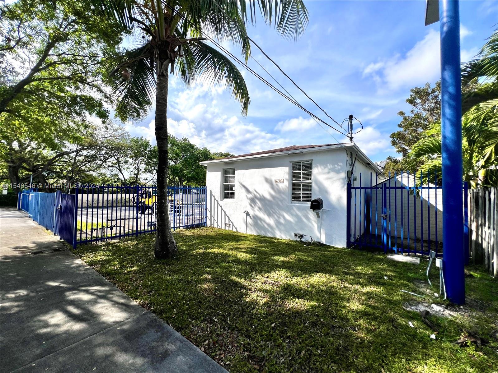 5703 SW 17th St, Miami, Florida 33155, ,Commercialsale,For Sale,5703 SW 17th St,A11546546