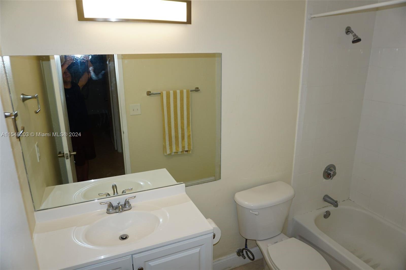 4804 79th Ave, Doral, FL, 33166 United States, 1 Bedroom Bedrooms, ,1 BathroomBathrooms,Residential,For Sale,79th Ave,A11548203