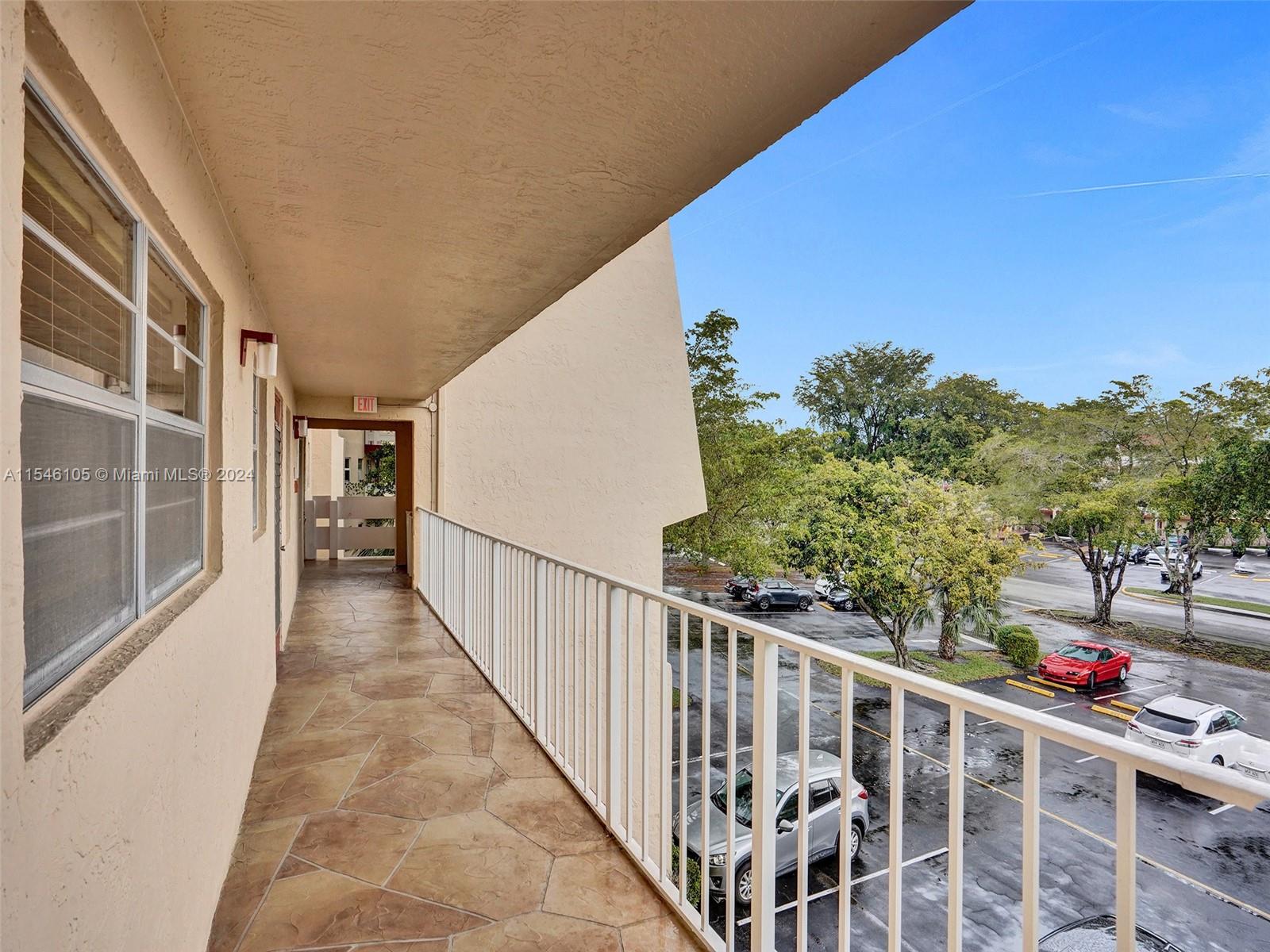 1045 Country Club Dr, Margate, FL, 33063 United States, 2 Bedrooms Bedrooms, ,2 BathroomsBathrooms,Residential,For Sale,Country Club Dr,A11546105