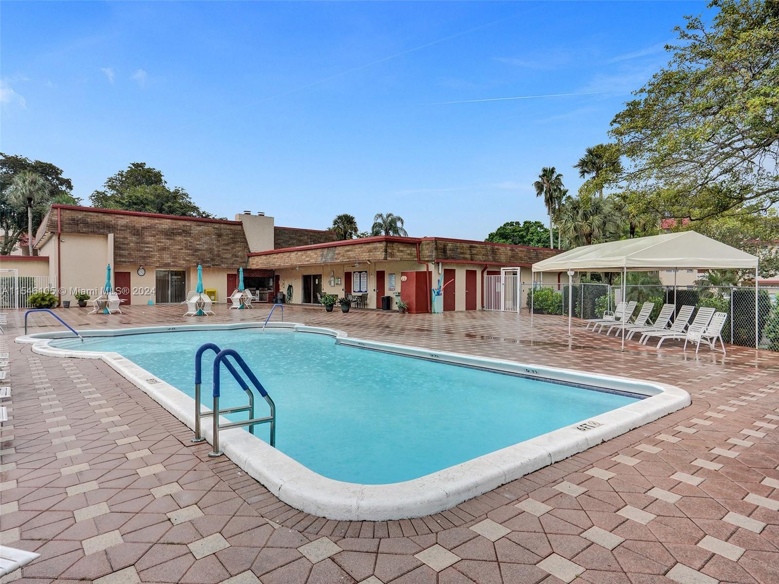 1045 Country Club Dr, Margate, FL, 33063 United States, 2 Bedrooms Bedrooms, ,2 BathroomsBathrooms,Residential,For Sale,Country Club Dr,A11546105