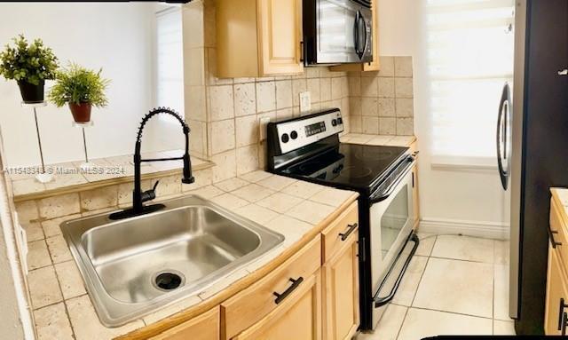 2219 Polk St 7B, Hollywood, Florida 33020, 1 Bedroom Bedrooms, ,1 BathroomBathrooms,Residentiallease,For Rent,2219 Polk St 7B,A11548348