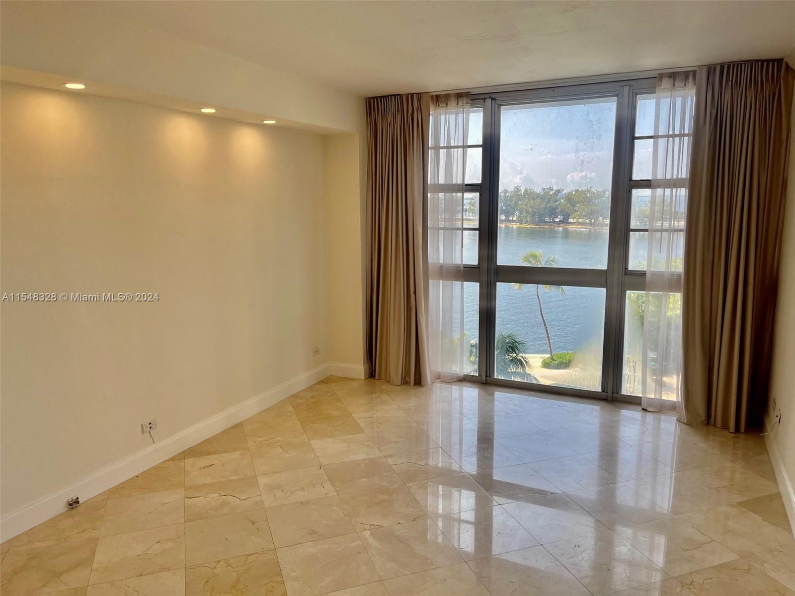 2451 Brickell Ave, Miami, FL, 33129 United States, 1 Bedroom Bedrooms, ,1 BathroomBathrooms,Residential,For Sale,Brickell Ave,A11548328