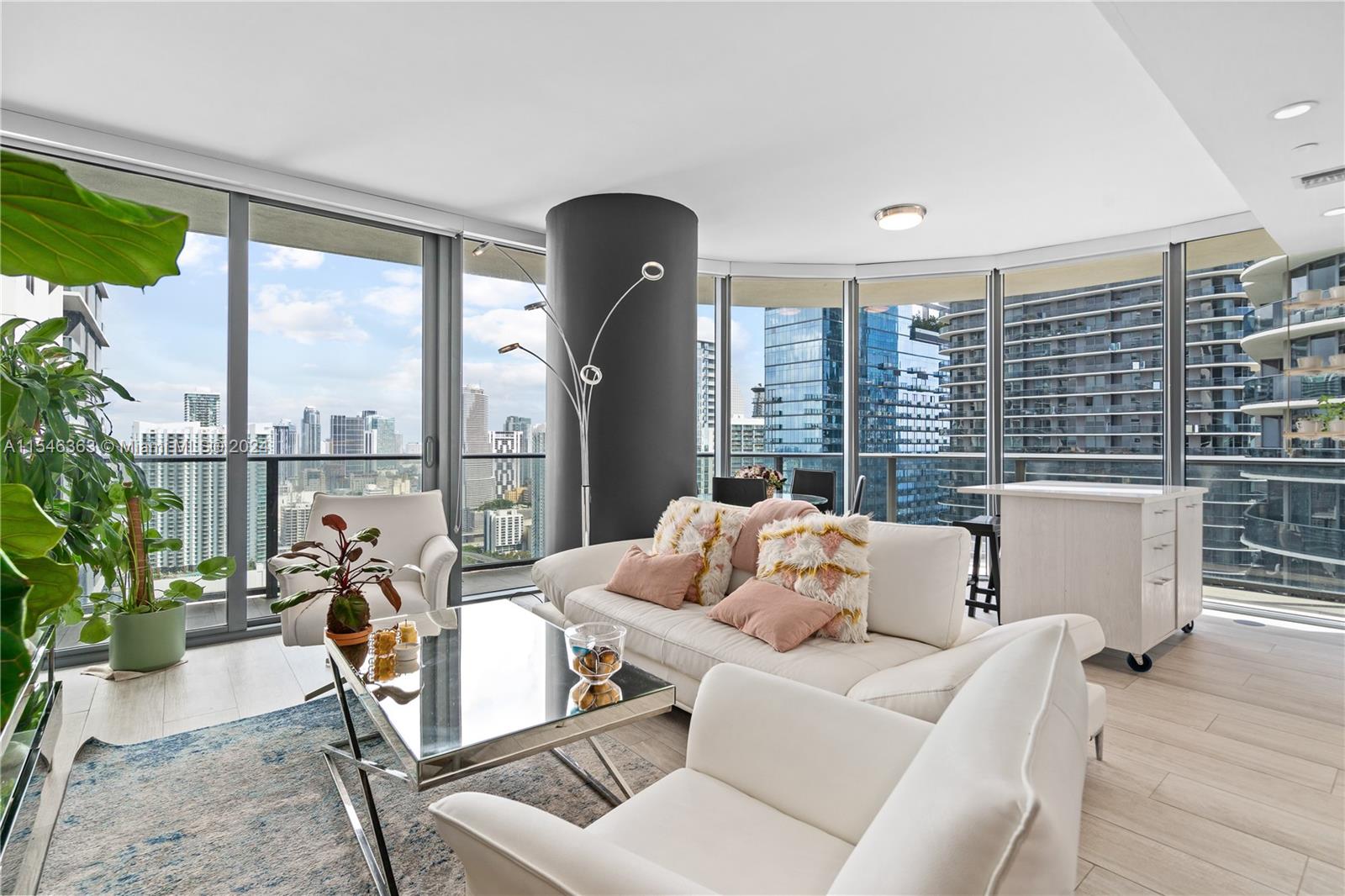 55 SW 9th St 3601, Miami, Florida 33130, 2 Bedrooms Bedrooms, ,2 BathroomsBathrooms,Residential,For Sale,55 SW 9th St 3601,A11546363