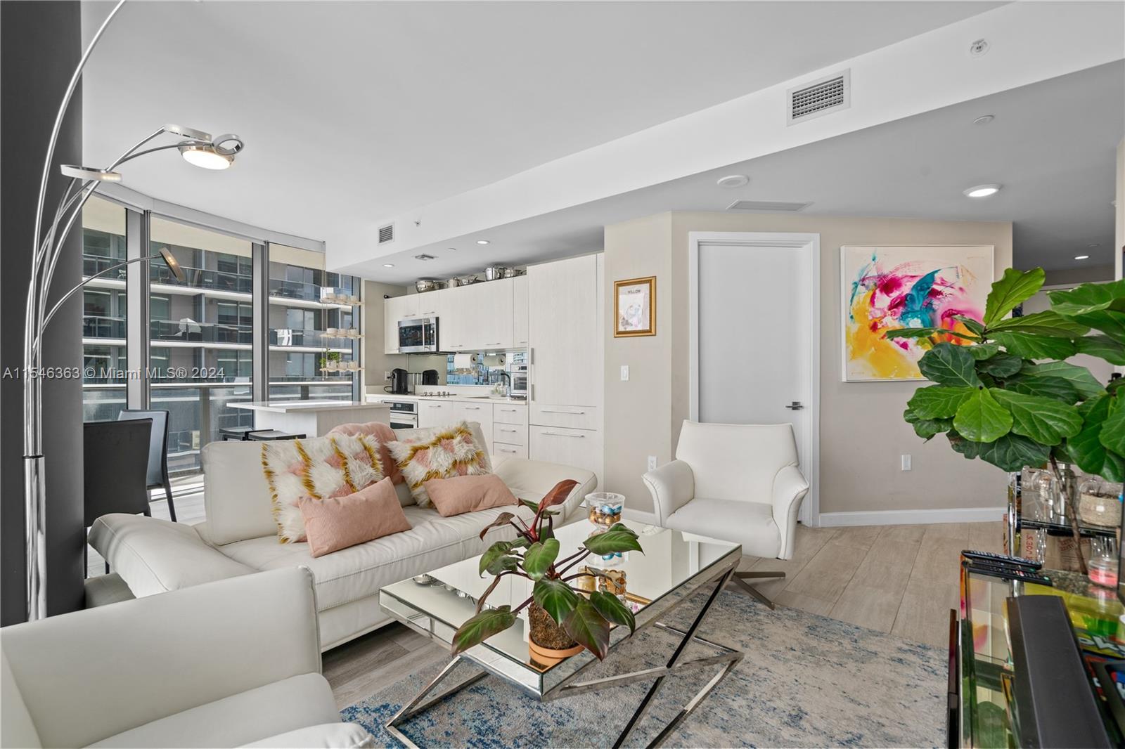 55 SW 9th St 3601, Miami, Florida 33130, 2 Bedrooms Bedrooms, ,2 BathroomsBathrooms,Residential,For Sale,55 SW 9th St 3601,A11546363