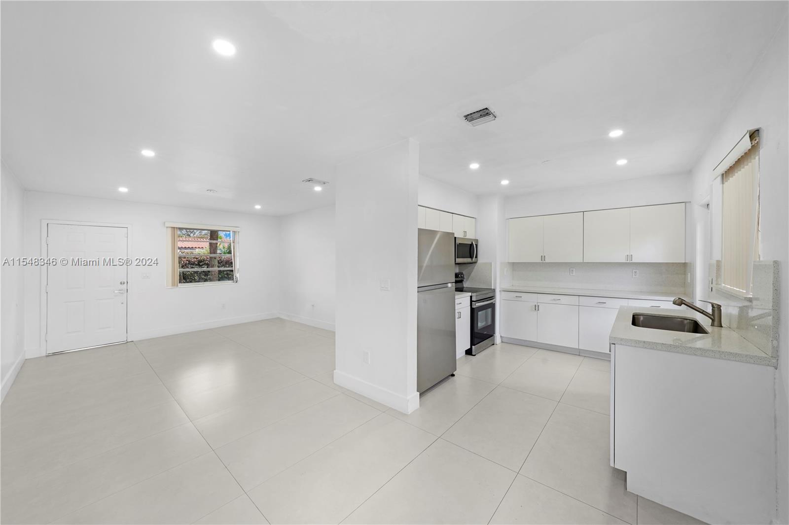 2152 SW 72 Ave Middle, Miami, Florida 33155, 3 Bedrooms Bedrooms, ,1 BathroomBathrooms,Residentiallease,For Rent,2152 SW 72 Ave Middle,A11548346