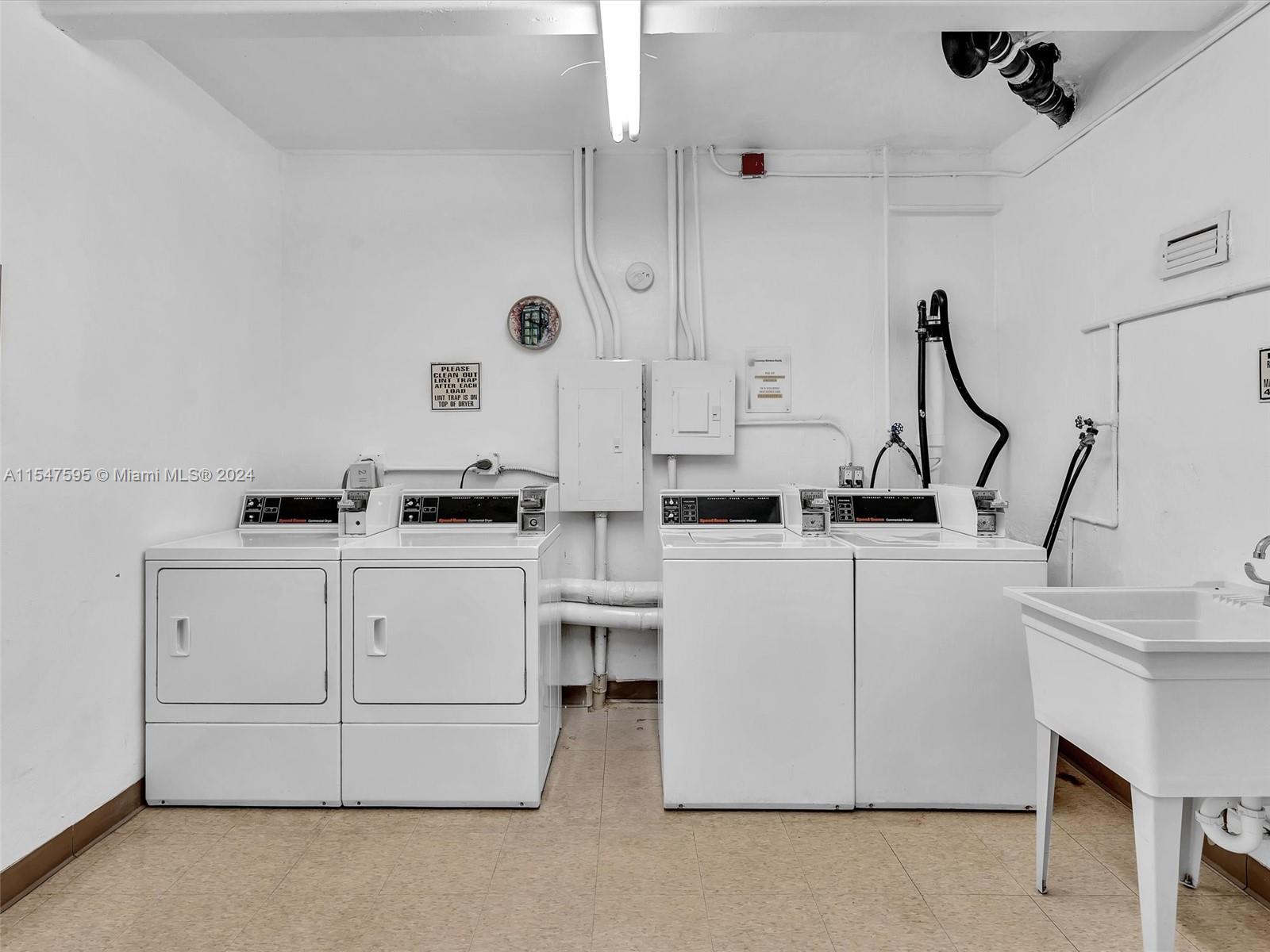 400 Diplomat Pkwy 211, Hallandale Beach, Florida 33009, 2 Bedrooms Bedrooms, ,2 BathroomsBathrooms,Residential,For Sale,400 Diplomat Pkwy 211,A11547595