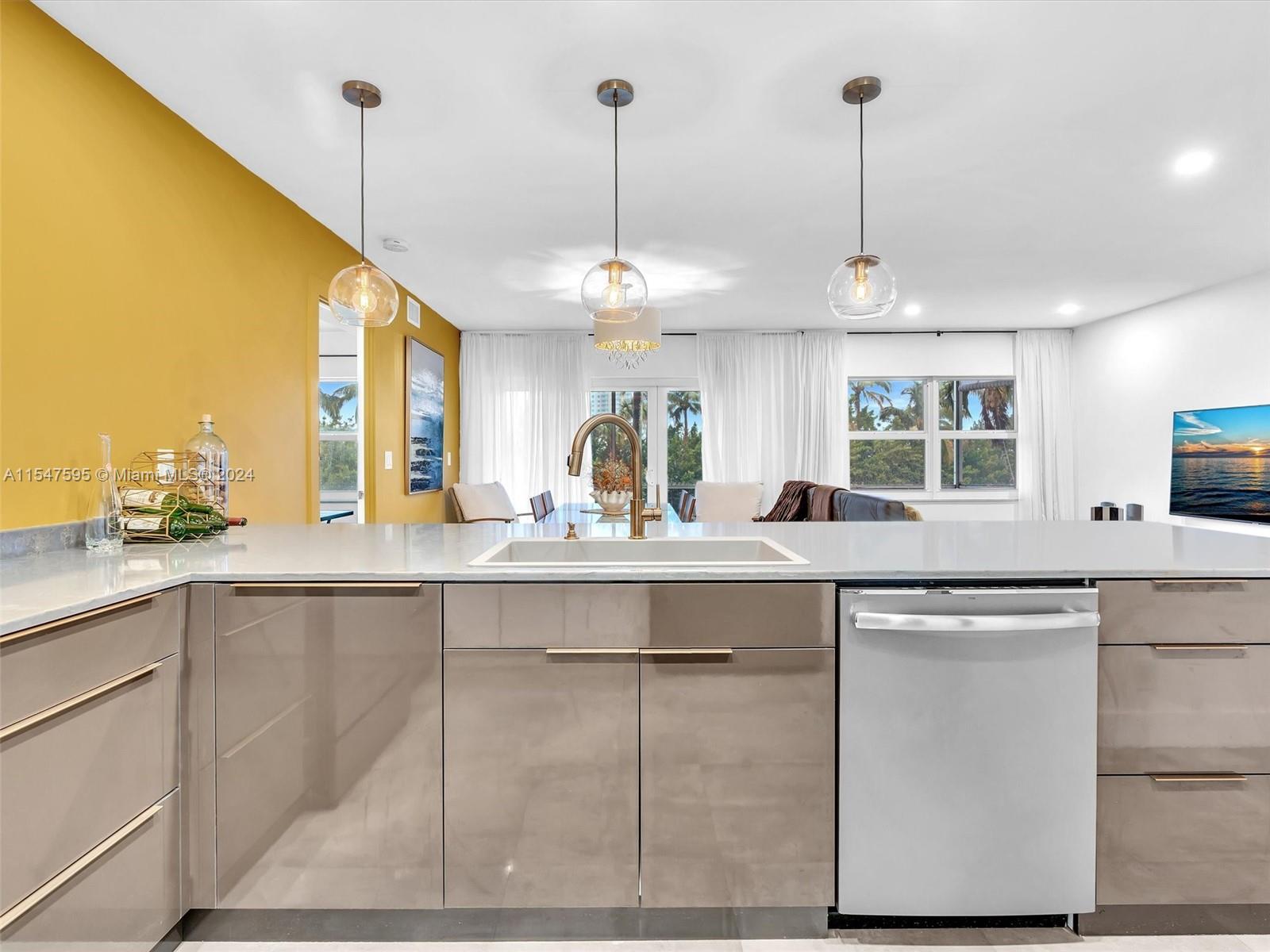 400 Diplomat Pkwy 211, Hallandale Beach, Florida 33009, 2 Bedrooms Bedrooms, ,2 BathroomsBathrooms,Residential,For Sale,400 Diplomat Pkwy 211,A11547595