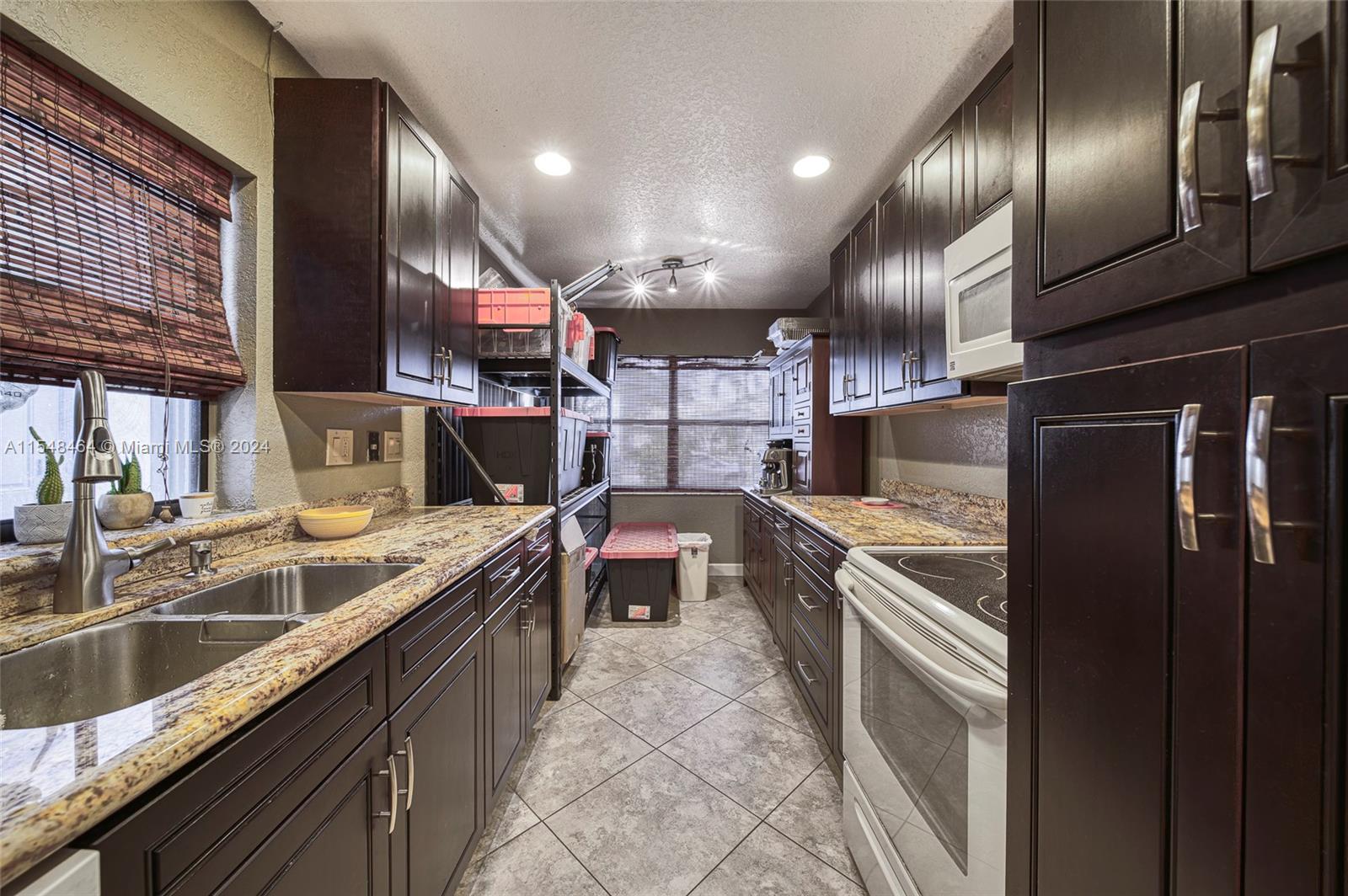 8122 NW 100th Dr 8122, Tamarac, Florida 33321, 2 Bedrooms Bedrooms, ,2 BathroomsBathrooms,Residential,For Sale,8122 NW 100th Dr 8122,A11548464