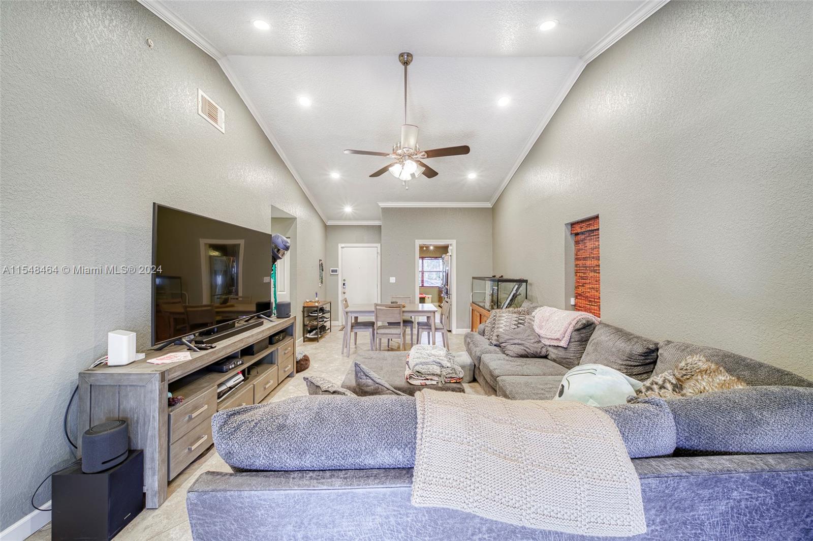 8122 NW 100th Dr 8122, Tamarac, Florida 33321, 2 Bedrooms Bedrooms, ,2 BathroomsBathrooms,Residential,For Sale,8122 NW 100th Dr 8122,A11548464