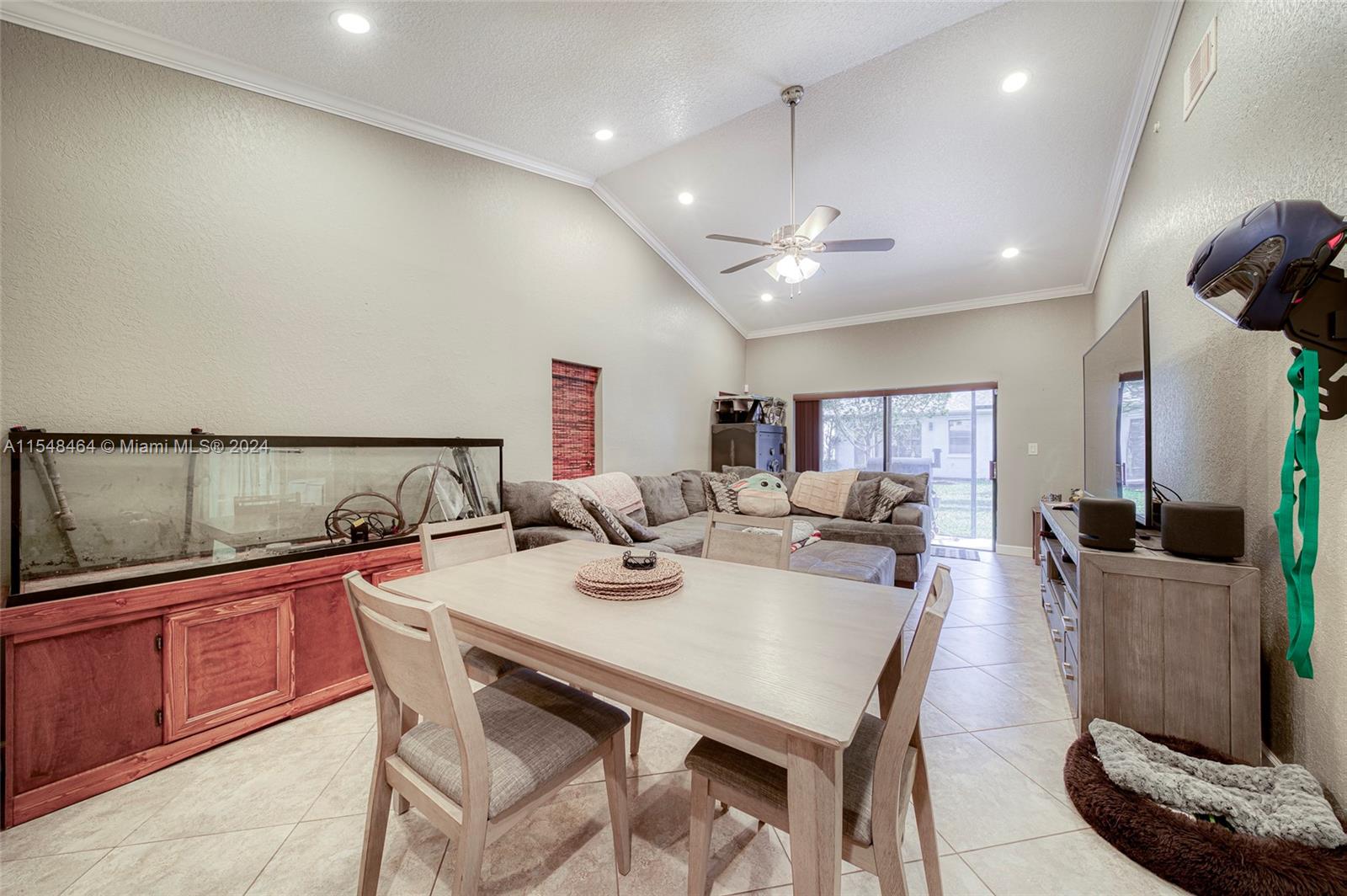 8122 NW 100th Dr 8122, Tamarac, Florida 33321, 2 Bedrooms Bedrooms, ,2 BathroomsBathrooms,Residential,For Sale,8122 NW 100th Dr 8122,A11548464