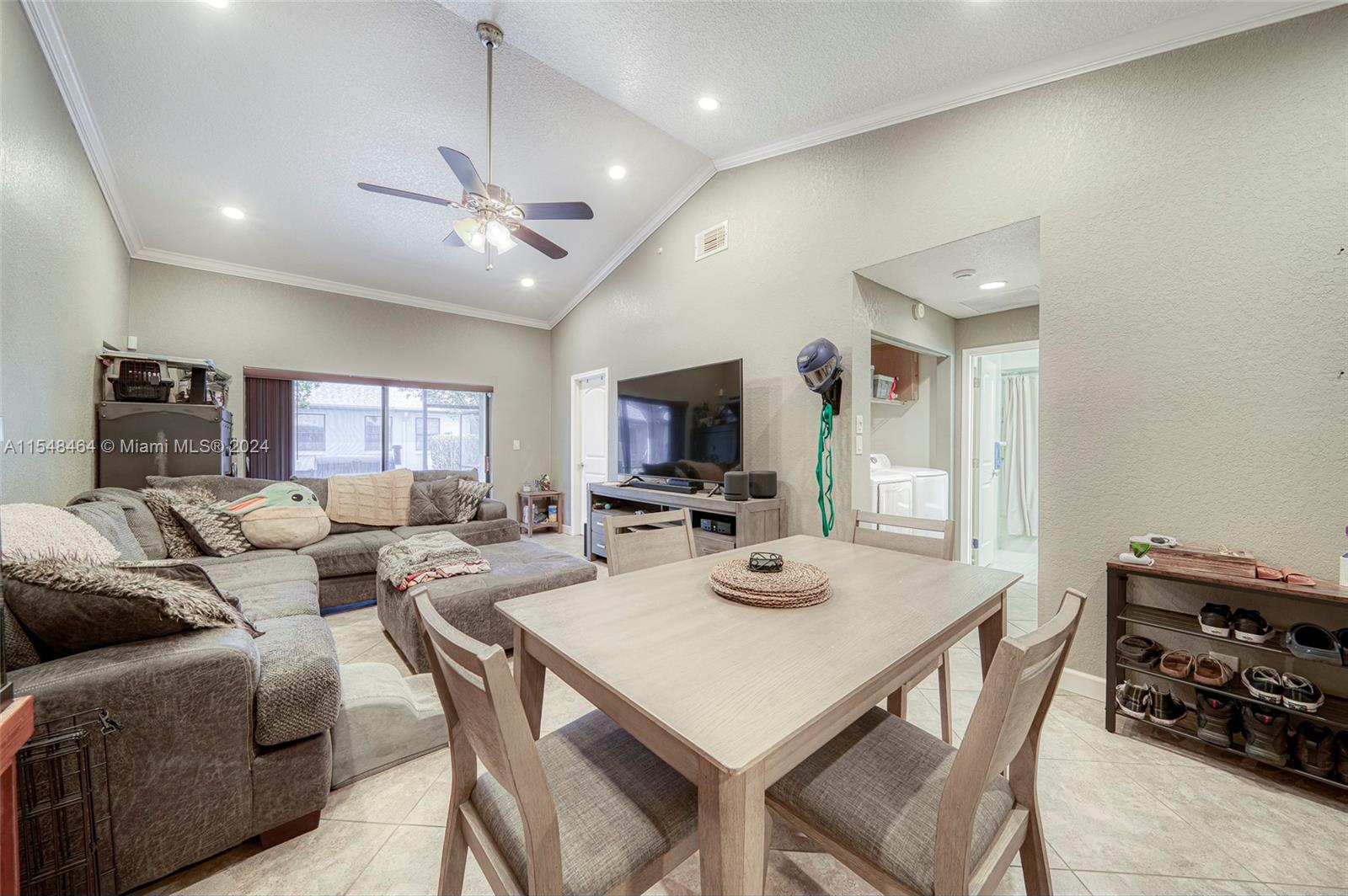 8122 NW 100th Dr 8122, Tamarac, Florida 33321, 2 Bedrooms Bedrooms, ,2 BathroomsBathrooms,Residential,For Sale,8122 NW 100th Dr 8122,A11548464