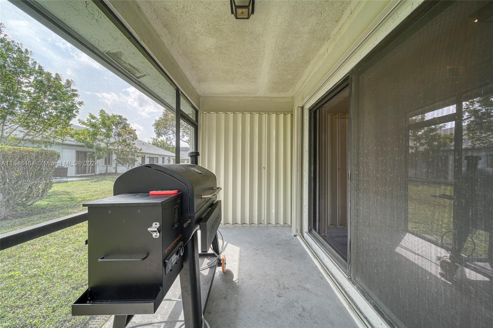 8122 NW 100th Dr 8122, Tamarac, Florida 33321, 2 Bedrooms Bedrooms, ,2 BathroomsBathrooms,Residential,For Sale,8122 NW 100th Dr 8122,A11548464