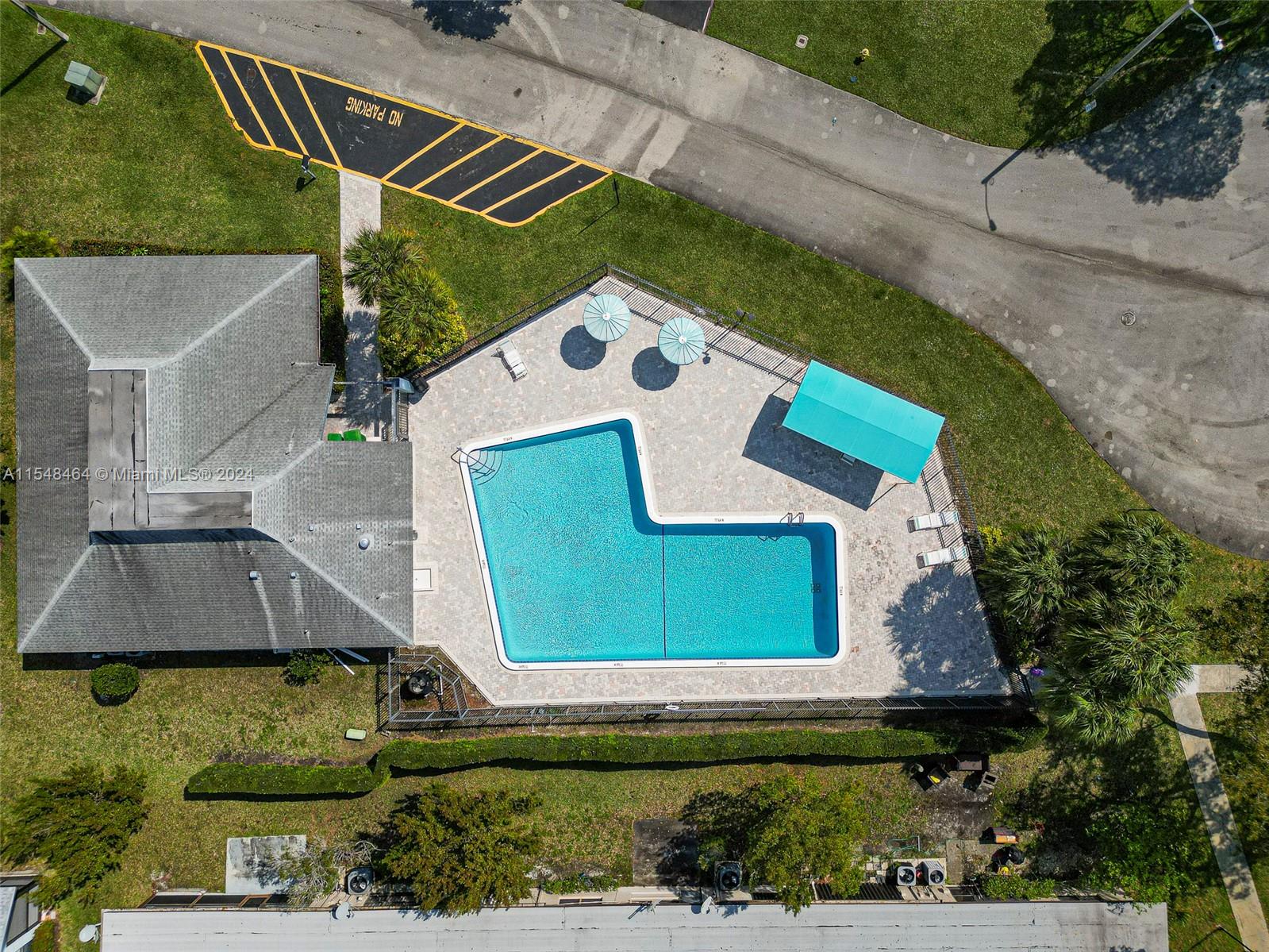 8122 NW 100th Dr 8122, Tamarac, Florida 33321, 2 Bedrooms Bedrooms, ,2 BathroomsBathrooms,Residential,For Sale,8122 NW 100th Dr 8122,A11548464