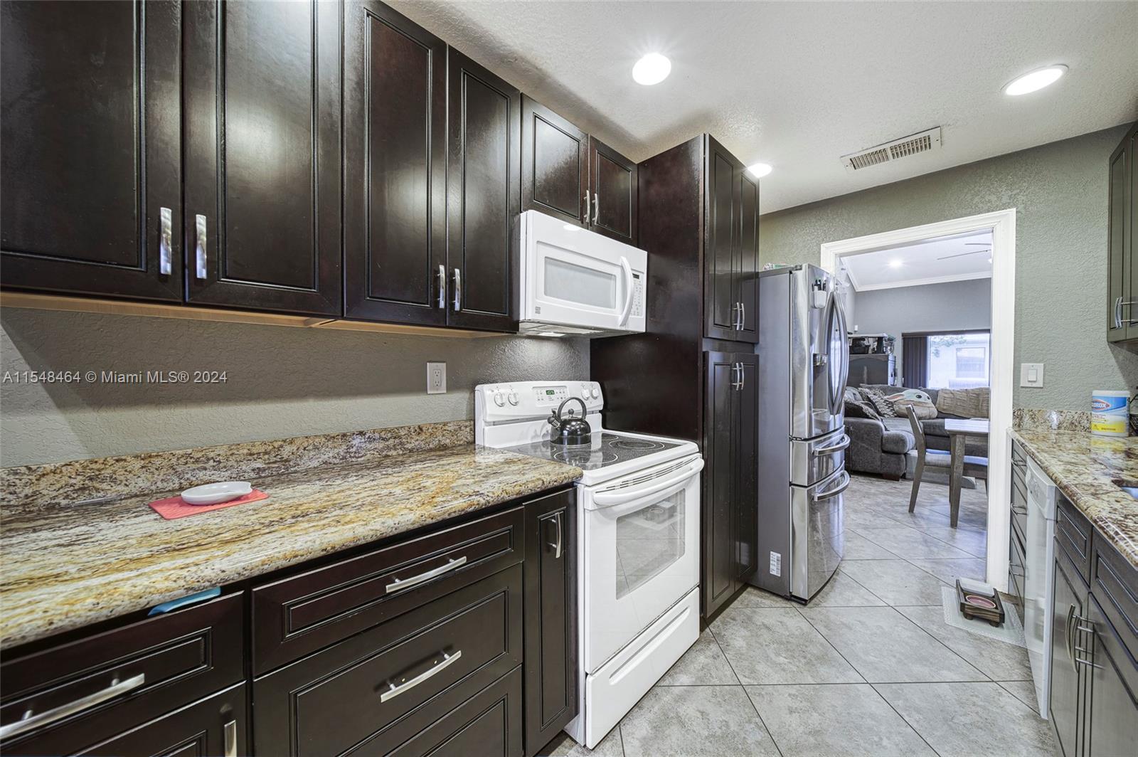 8122 NW 100th Dr 8122, Tamarac, Florida 33321, 2 Bedrooms Bedrooms, ,2 BathroomsBathrooms,Residential,For Sale,8122 NW 100th Dr 8122,A11548464