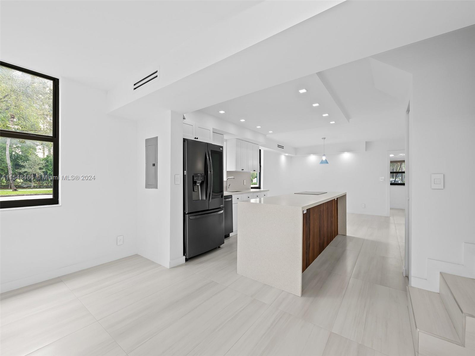 20200 W Country Club Dr 106, Aventura, Florida 33180, 3 Bedrooms Bedrooms, ,2 BathroomsBathrooms,Residential,For Sale,20200 W Country Club Dr 106,A11548466